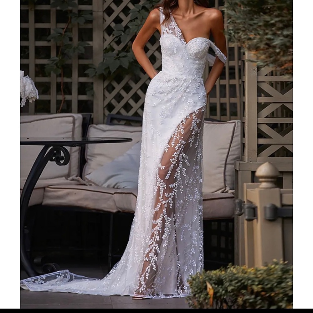 NEW came with no tags white long dress